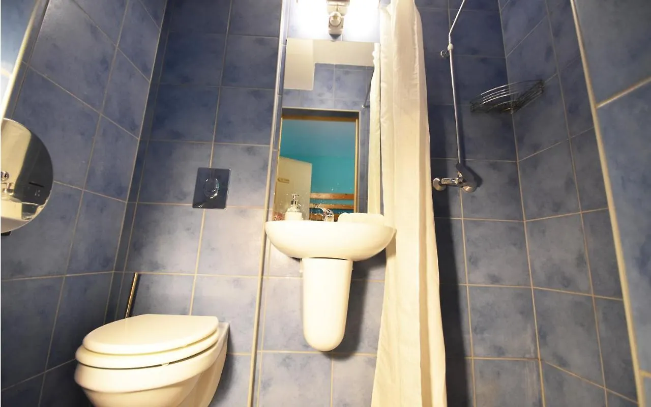 Shantee House Budapest Hostel